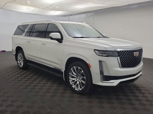 Used 2022 Cadillac Escalade ESV Premium Luxury image 7