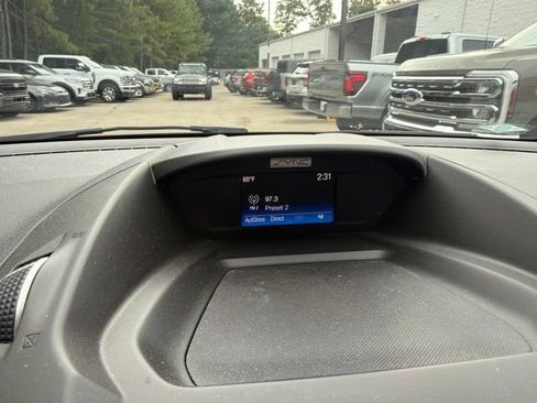 Used 2017 Ford Escape SE w/ SE Sport Appearance Package FWD image 16