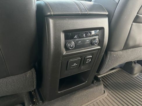 Used 2018 Chevrolet Traverse LT image 30