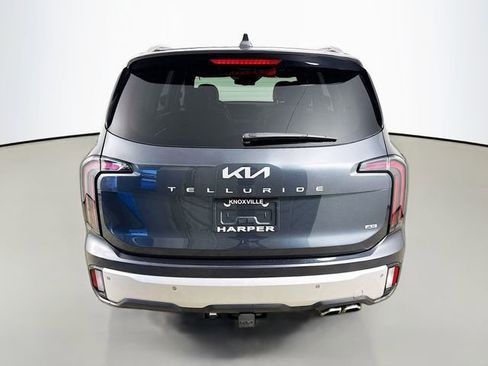 Used 2024 Kia Telluride EX w/ EX Captain's Chair Package image 8