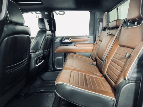 Used 2024 GMC Sierra 3500 Denali Ultimate image 10