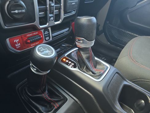 Used 2020 Jeep Gladiator Rubicon AWD/4WD image 21