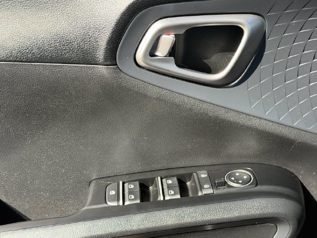 Used 2020 Kia Soul S FWD image 21