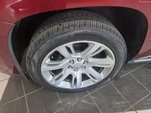 Used 2019 Cadillac Escalade Premium Luxury AWD/4WD image 50
