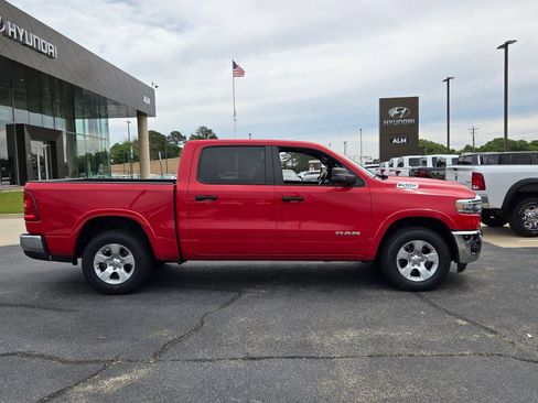 Used 2025 RAM 1500 Big Horn AWD/4WD image 15