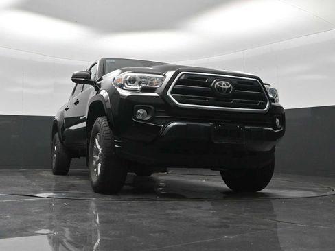 Used 2019 Toyota Tacoma SR5 AWD/4WD image 19