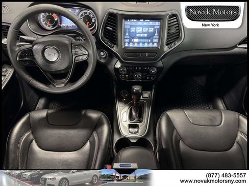 Used 2022 Jeep Cherokee Trailhawk w/ Premium Leather Package AWD/4WD image 15