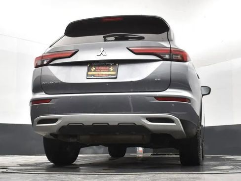 Used 2024 Mitsubishi Outlander FWD image 13