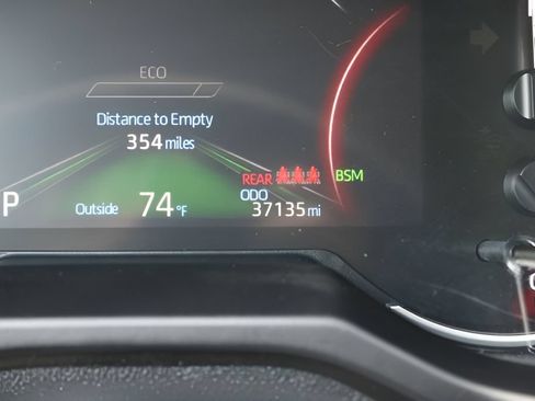 Used 2025 Toyota RAV4 XLE FWD image 28
