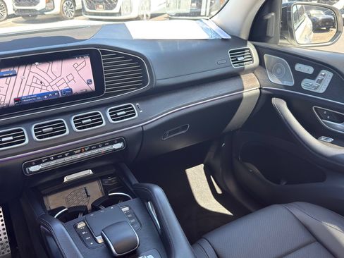 Used 2024 Mercedes-Benz GLS 450 4MATIC image 28
