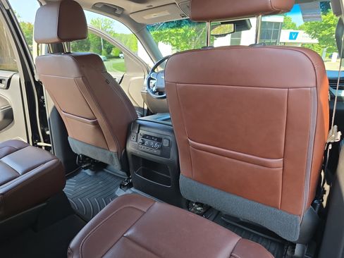 Used 2019 Chevrolet Tahoe Premier w/ Premier Plus Edition AWD/4WD image 11