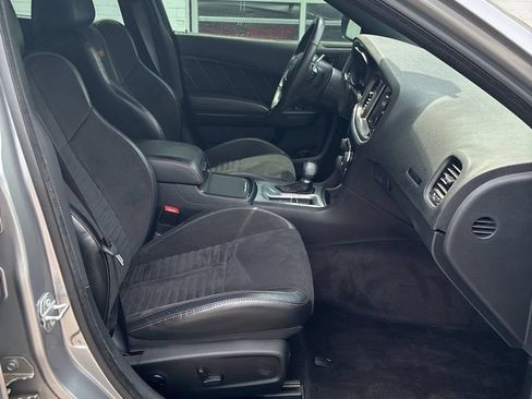 Used 2017 Dodge Charger R/T w/ Quick Order Package 29S RWD image 6