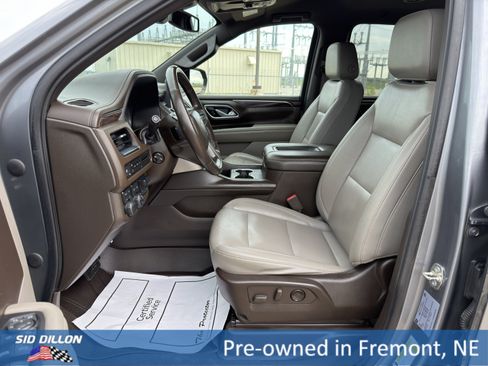 Certified 2021 Chevrolet Suburban LT w/ Luxury Package AWD/4WD image 16