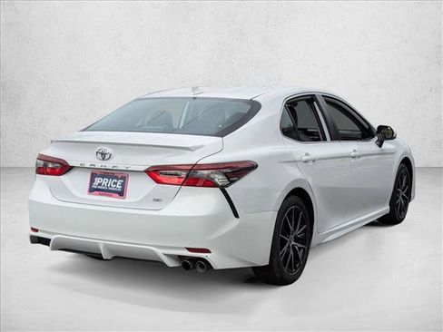 Used 2024 Toyota Camry SE w/ Convenience Package image 5