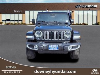 Used 2025 Jeep Wrangler Sahara video 2