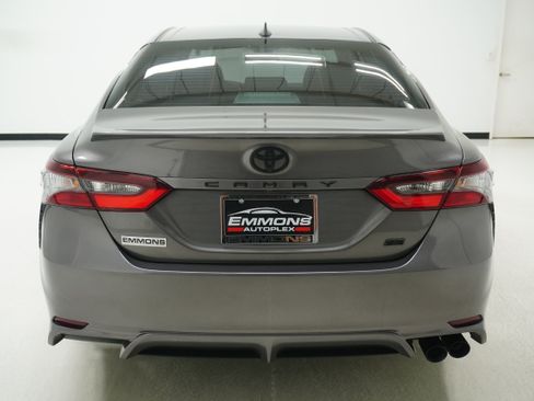 Used 2023 Toyota Camry SE w/ Convenience Package FWD image 5