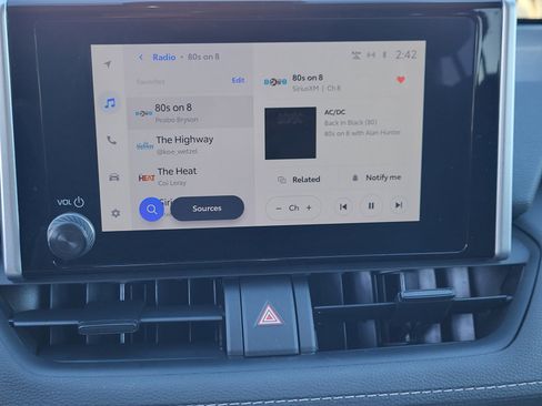 Used 2025 Toyota RAV4 LE image 29