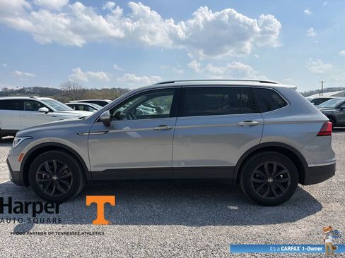 Used 2024 Volkswagen Tiguan SE image 2