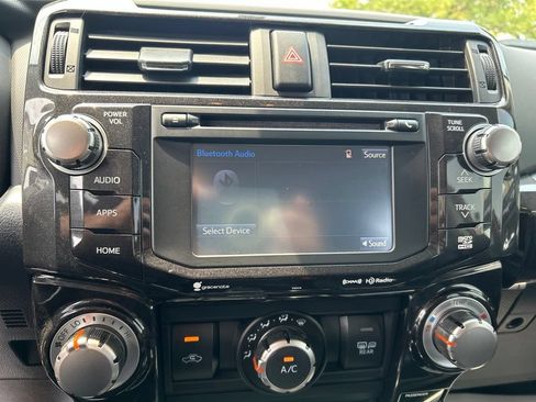 Used 2019 Toyota 4Runner TRD Off-Road Premium AWD/4WD image 28