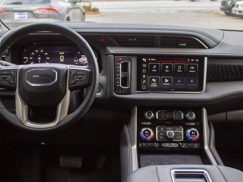 Used 2024 GMC Yukon Denali image 13