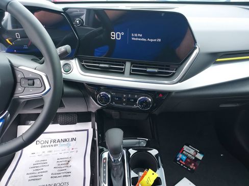 New 2026 Chevrolet Trax LT w/ Driver Confidence Package FWD image 20