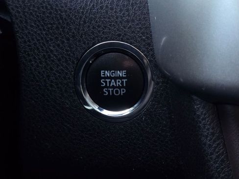 Used 2019 Toyota Highlander XLE image 35