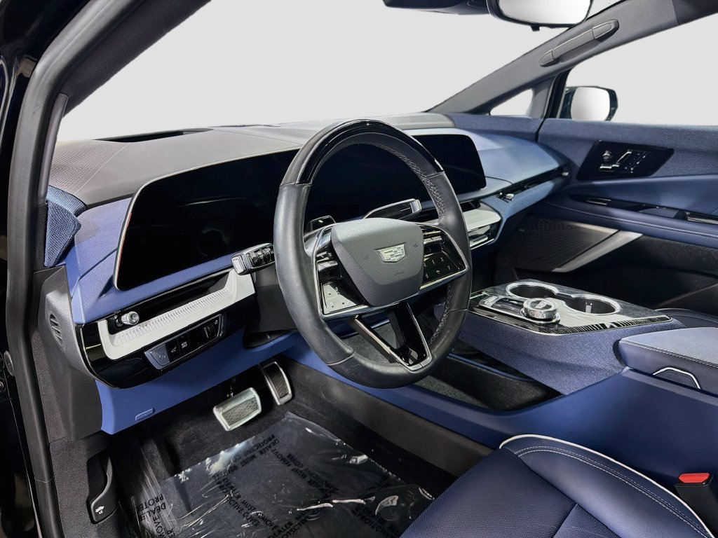 Used 2025 Cadillac Optiq Sport 2 AWD/4WD image 11