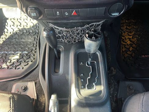 Used 2014 Jeep Wrangler Unlimited Sport image 33