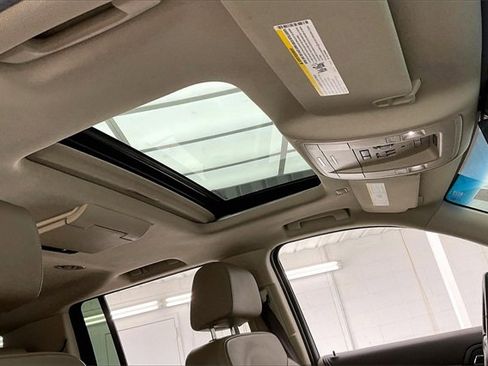 Used 2019 GMC Yukon XL SLT w/ Open Road Package image 13