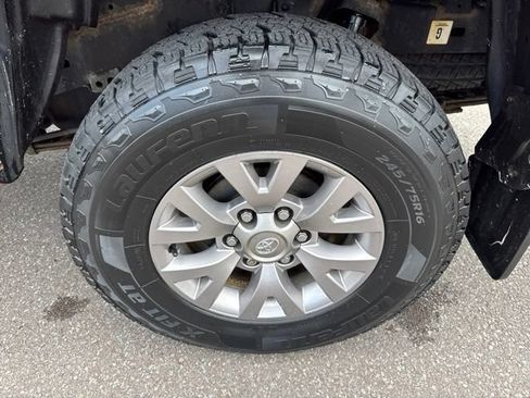 Used 2016 Toyota Tacoma SR5 w/ SR5 Appearance Package (SN) AWD/4WD image 34