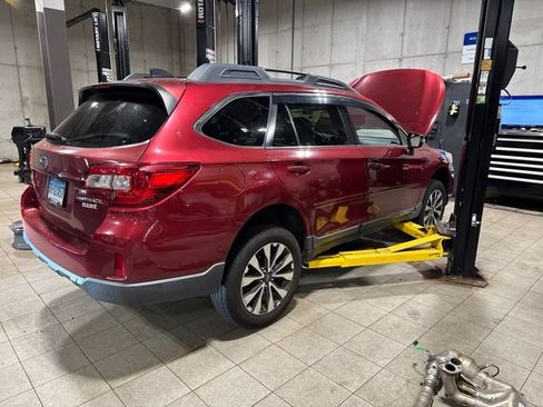 Used 2016 Subaru Outback 2.5i Limited AWD/4WD image 4