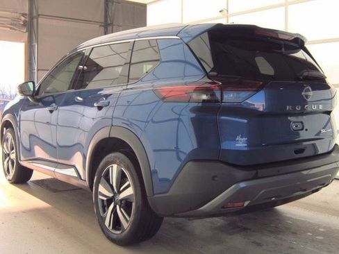 Certified 2023 Nissan Rogue SL image 3