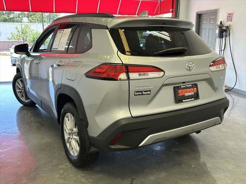Certified 2024 Toyota Corolla Cross LE FWD image 5