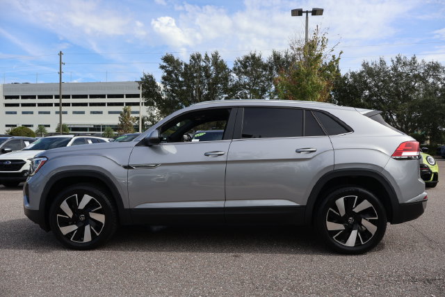 Certified 2024 Volkswagen Atlas Cross Sport SE FWD image 5