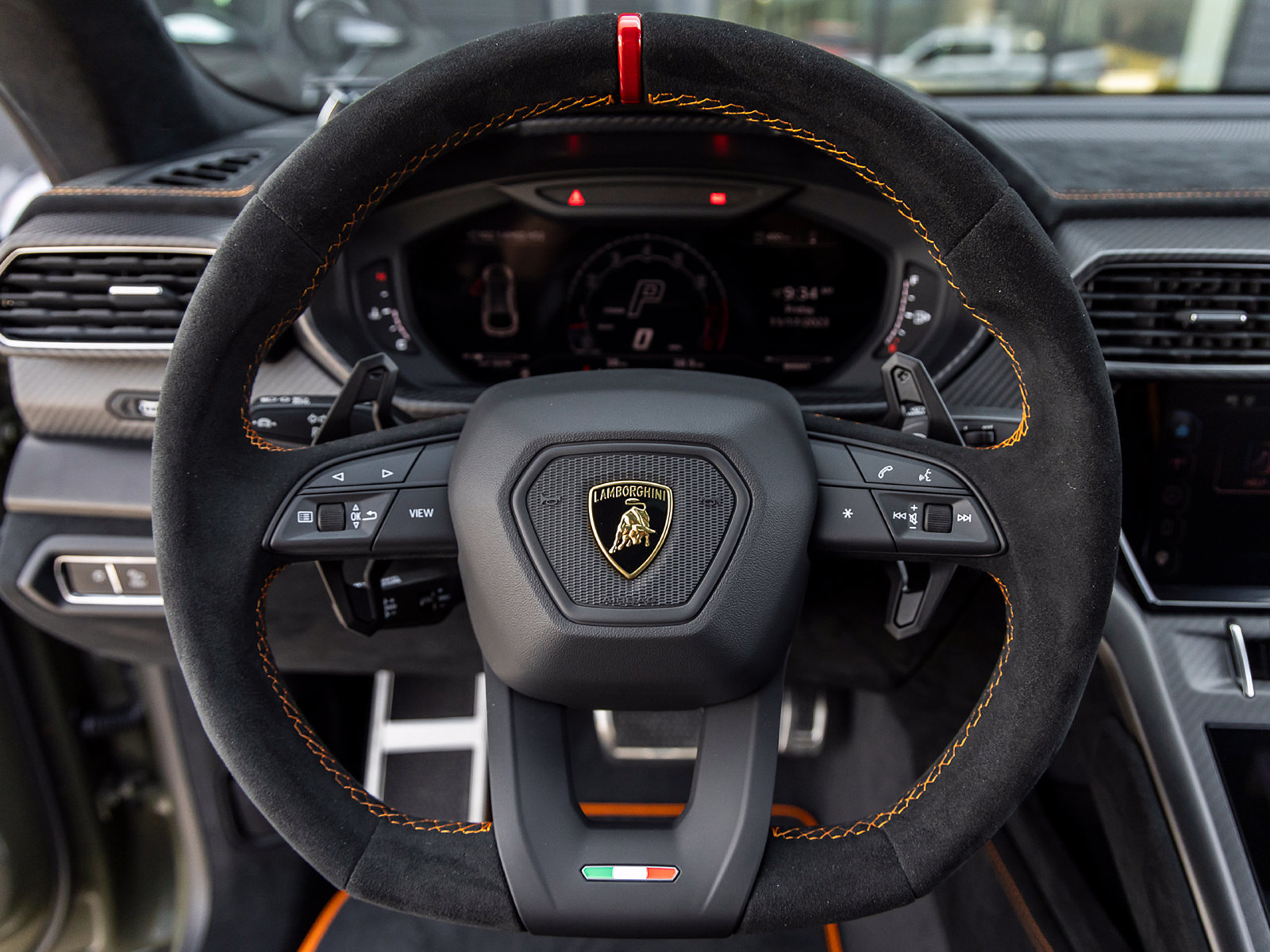 Used 2023 Lamborghini Urus Performante AWD/4WD image 35