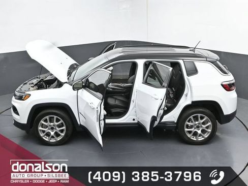 Used 2025 Jeep Compass Limited AWD/4WD image 26
