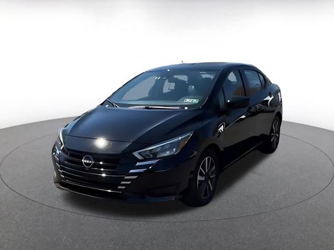 Used 2025 Nissan Versa SV FWD image 4
