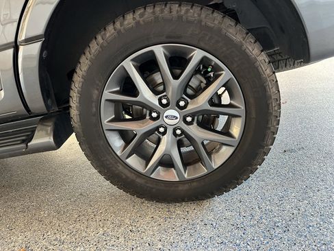 Used 2017 Ford Expedition Limited w/ Limited Appearance Package image 35