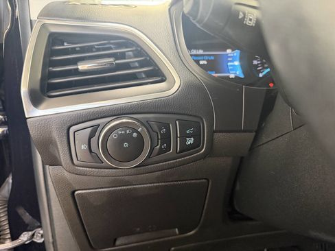 Used 2023 Ford Edge Titanium w/ Cargo Accessory Package AWD/4WD image 20
