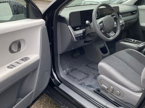 Used 2025 Hyundai Ioniq 5 SE image 31