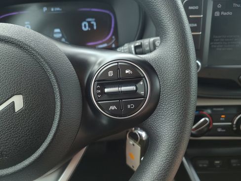 Used 2025 Kia Soul LX w/ LX Technology Package FWD image 24