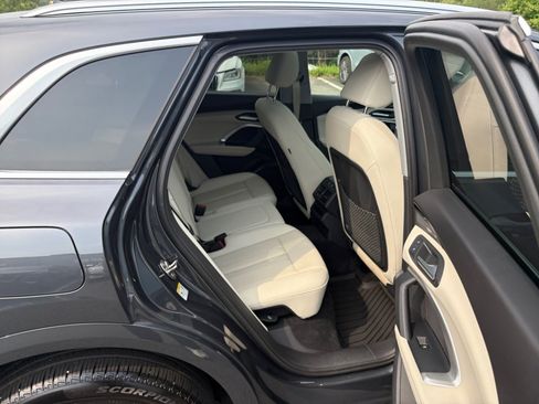 Used 2025 Audi Q5 Premium Plus w/ Premium Plus AWD/4WD image 29