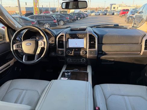 Used 2018 Ford Expedition Platinum RWD image 28