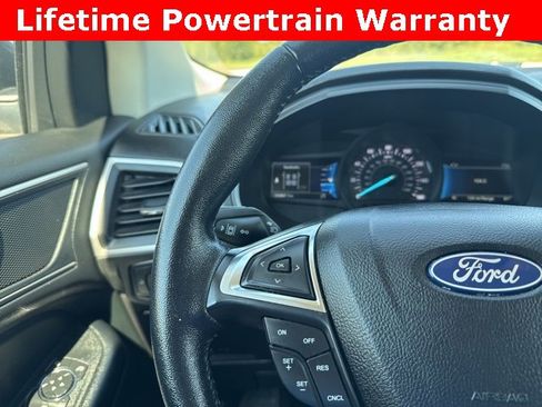 Used 2022 Ford Edge SEL image 19