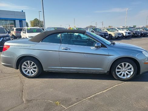 Used 2010 Chrysler Sebring Touring image 3