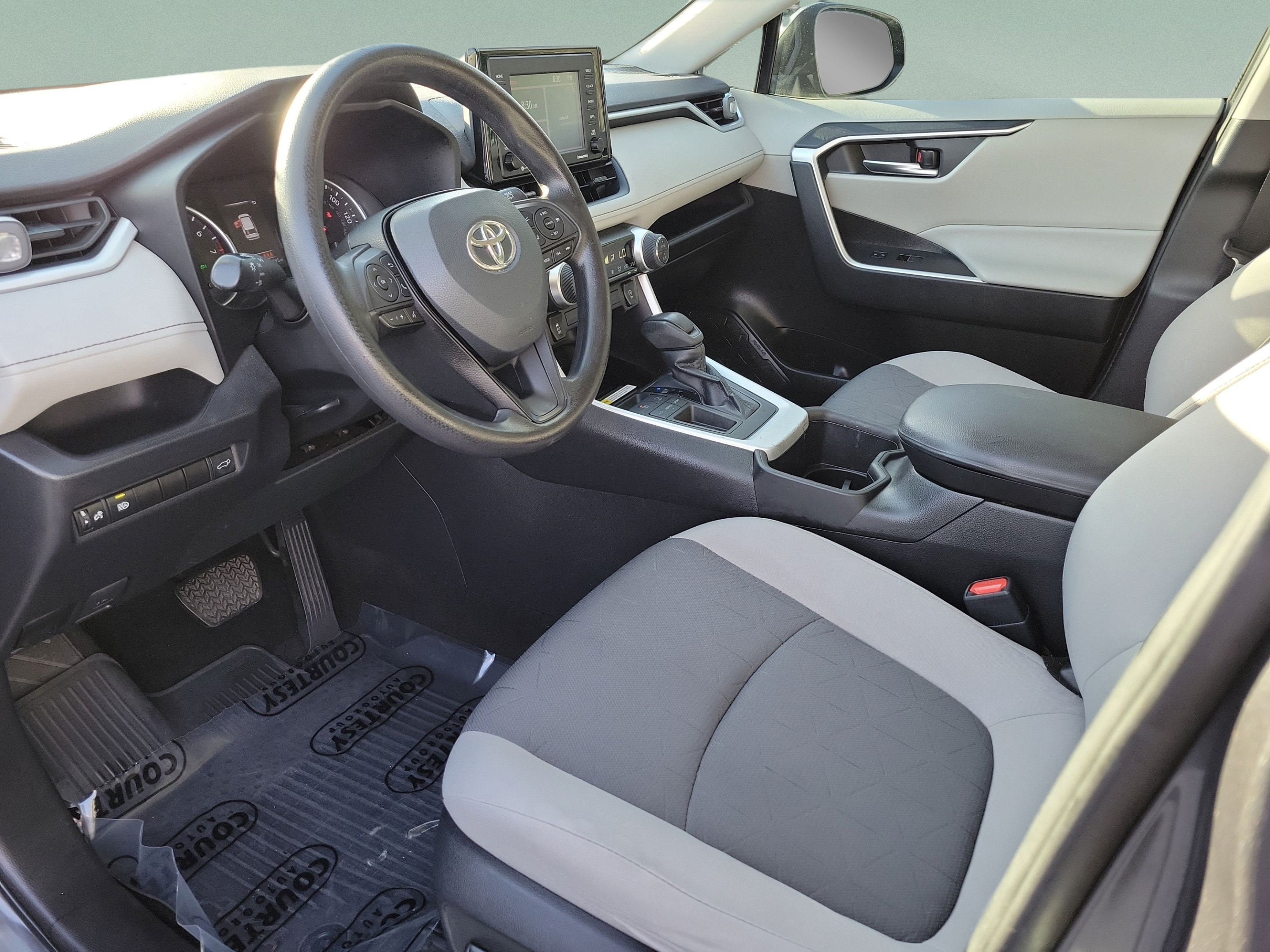 Used 2022 Toyota RAV4 XLE w/ Convenience Package FWD image 15