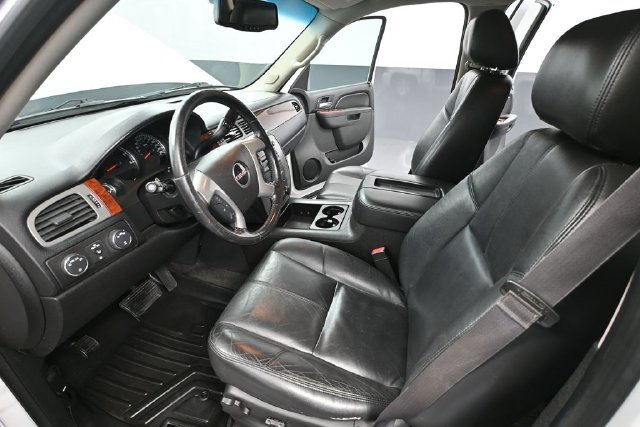 Used 2013 GMC Yukon XL SLT AWD/4WD image 16