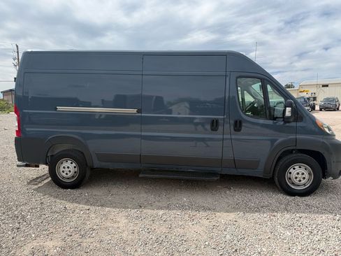 Used 2018 RAM ProMaster 2500 FWD image 3