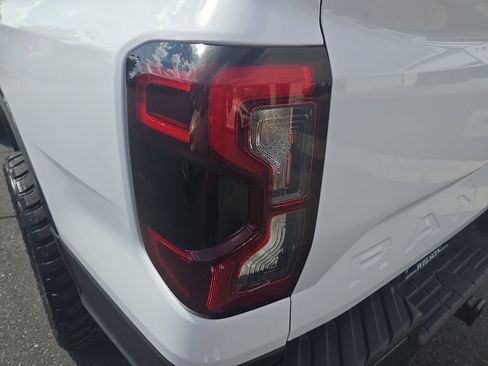 Used 2024 Ford Ranger Lariat w/ FX4 Off-Road Package AWD/4WD image 34