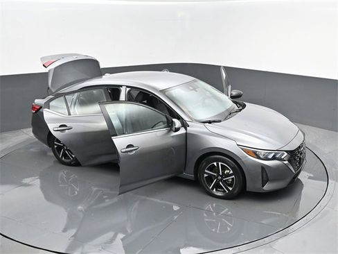Used 2024 Nissan Sentra SV image 25